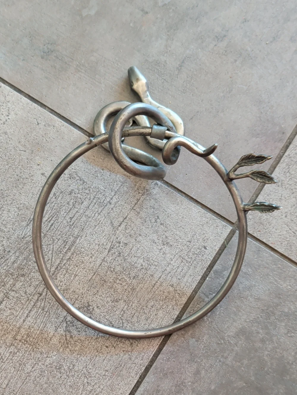Anthropologie  Silver Tone Snake & Leaf Towel Ring